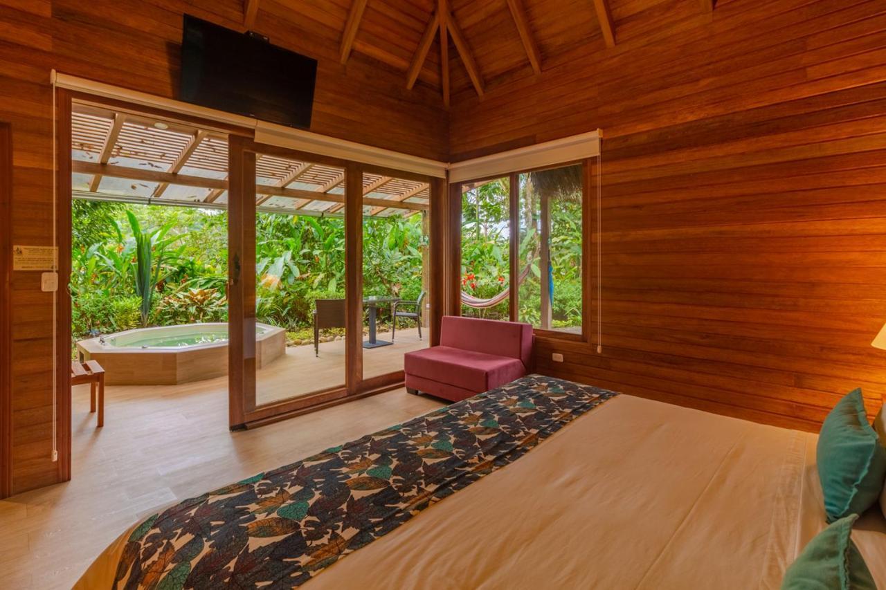 El Jardin Lodge & Spa Puerto Misahuallí エクステリア 写真
