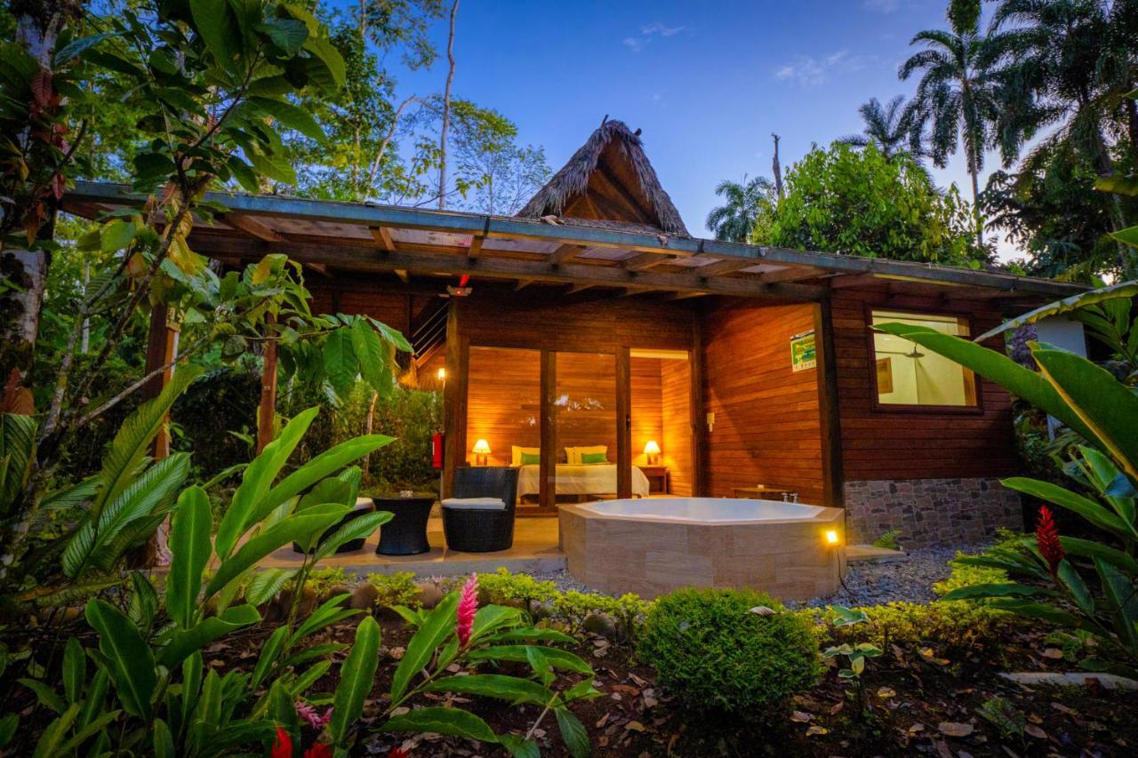 El Jardin Lodge & Spa Puerto Misahuallí エクステリア 写真