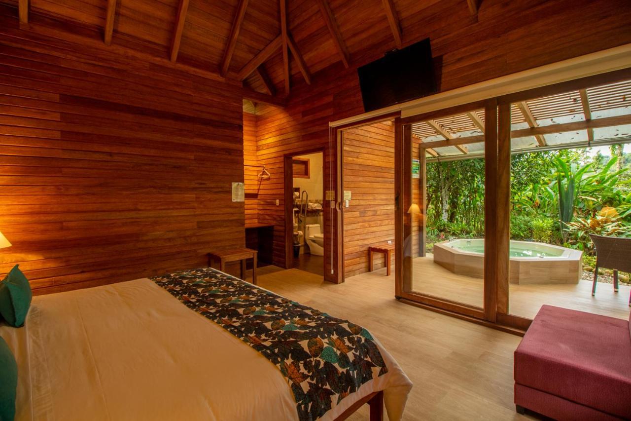 El Jardin Lodge & Spa Puerto Misahuallí エクステリア 写真