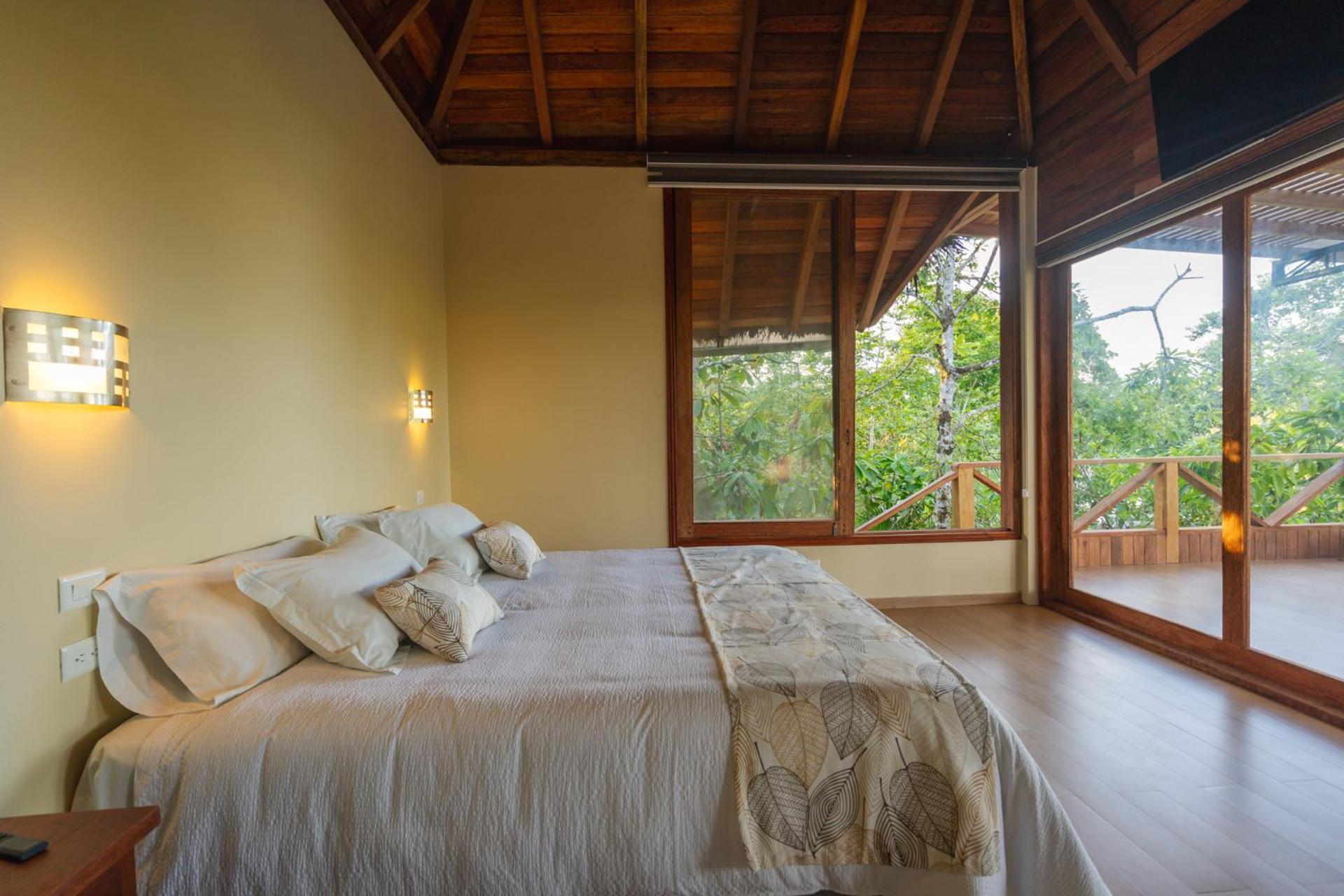 El Jardin Lodge & Spa Puerto Misahuallí エクステリア 写真