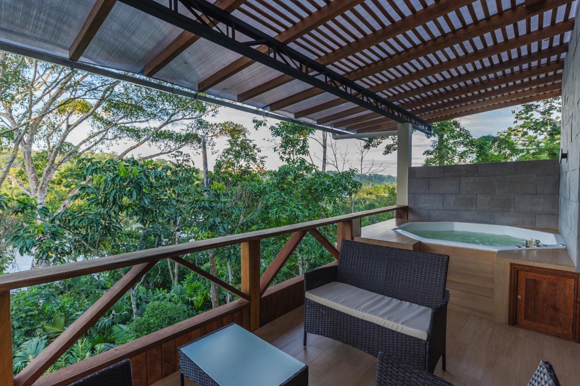 El Jardin Lodge & Spa Puerto Misahuallí エクステリア 写真
